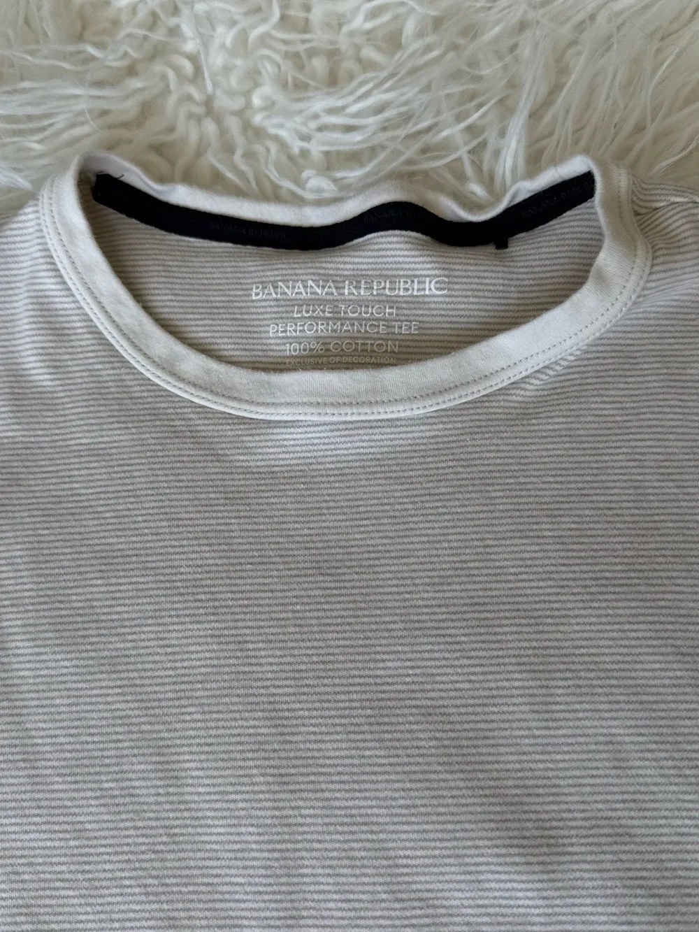Banana Republic Cream Textured Crew Neck Tee